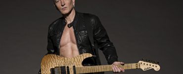 Phil Collen photo Ross Halfin cropped