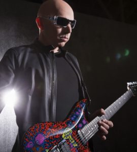 Joe Satriani s02 0205 Photo Credit Chapman Baehler 640x427